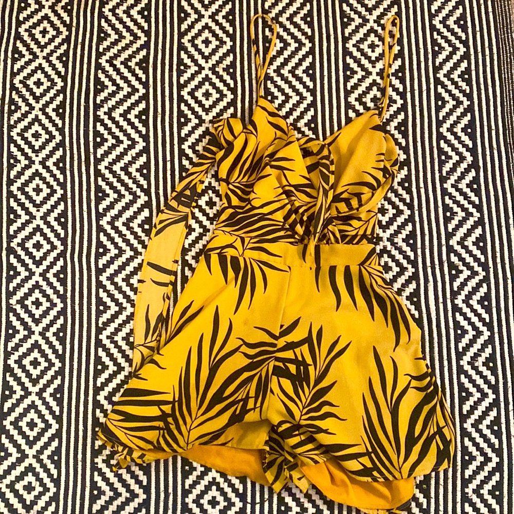 Tropical Romper (Fashion Nova) Size XS